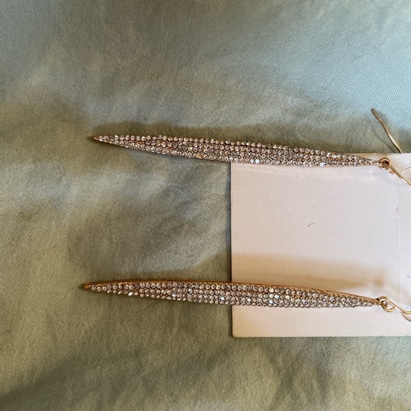 Jewelry - Picture 6 of 8